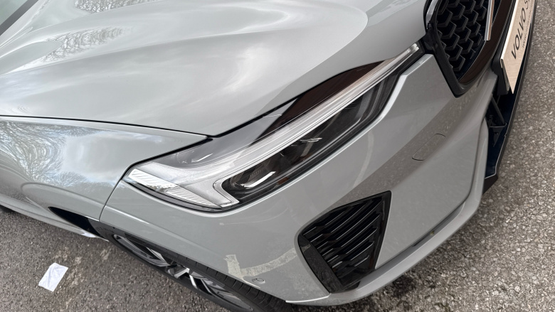 Volvo XC60 2.0 B5P Plus Dark 5dr AWD Geartronic Petrol Estate